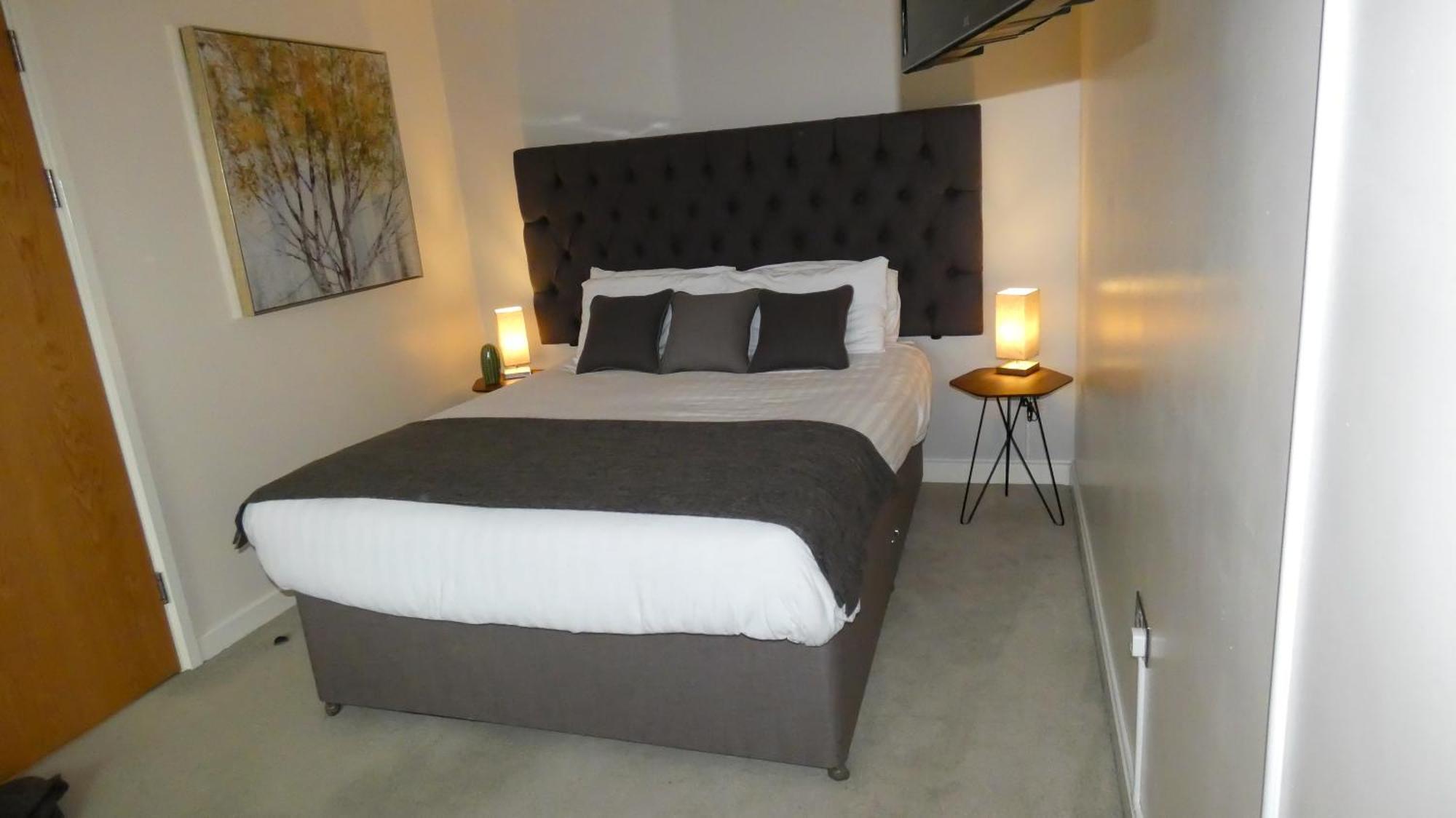 Three Bedroom Townhouse With Parking Telford Phòng bức ảnh