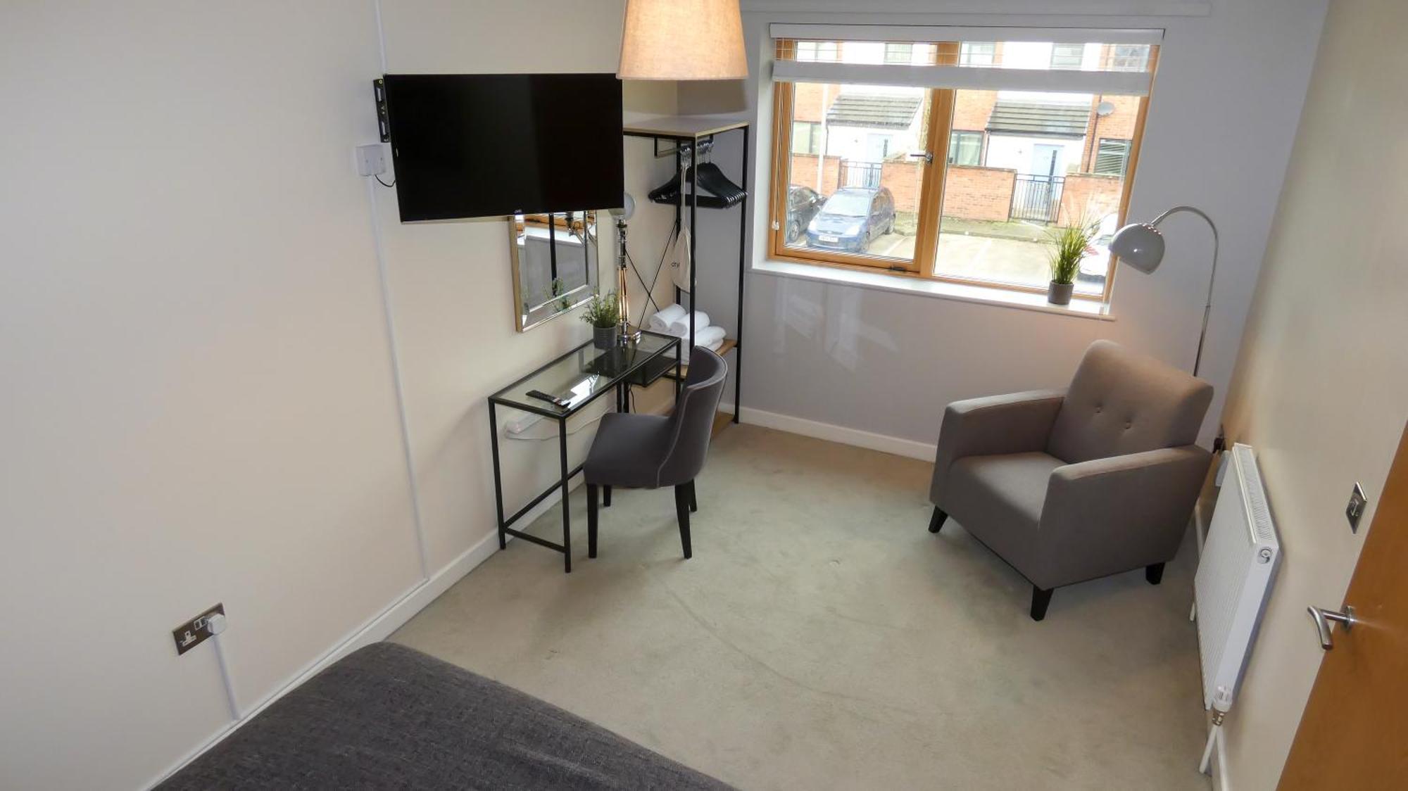 Three Bedroom Townhouse With Parking Telford Phòng bức ảnh